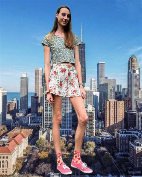 giantess ellie